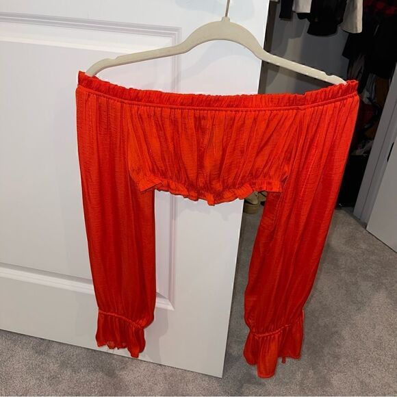 F21 Off the Shoulder Tie Sleeve Cropped Top - Picture 2 of 5